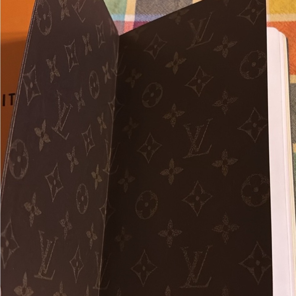 🍬 Louis Vuitton Holiday Vivienne Jane notebook/journal MM 5.1 x 8.3 x 0.4” 🍬 - Picture 7 of 9